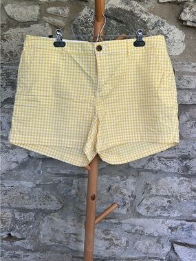 Old Navy Yellow Gingham Women’s Shorts